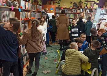 Zwiedzanie wystawy i lekcja biblioteczna