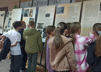 Zwiedzanie wystawy i lekcja biblioteczna