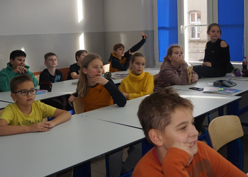 Jacek Łapiński na spotkaniu z uczniami żnińskich szkół podstawowych