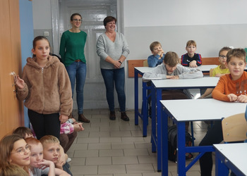 Jacek Łapiński na spotkaniu z uczniami żnińskich szkół podstawowych