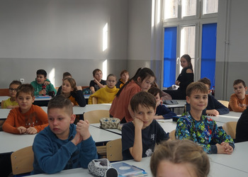 Jacek Łapiński na spotkaniu z uczniami żnińskich szkół podstawowych