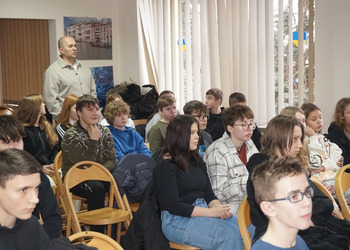 Spotkania autorskie dla młodzieży z Maciejem Bukowskim