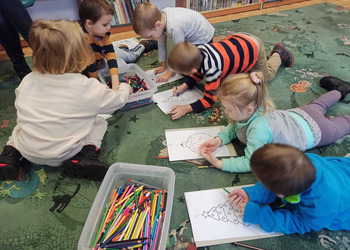 Grupa Zajączki w Bibliotece