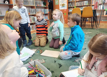 Grupa Zajączki w Bibliotece