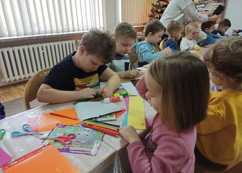 Zajęcia plastyczne z okazji Dnia Babci i Dziadka