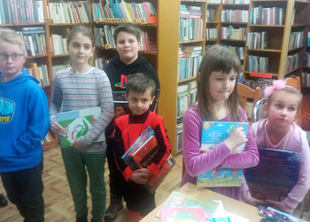Rodzinne czytanie w Filii bibliotecznej w Gorzycach