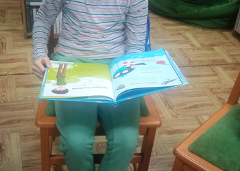 Rodzinne czytanie w Filii bibliotecznej w Gorzycach