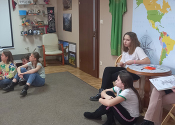 Międzynarodowy Dzień Języka Ojczystego w bibliotece.