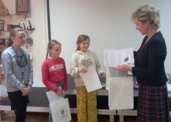 Międzynarodowy Dzień Języka Ojczystego w bibliotece.