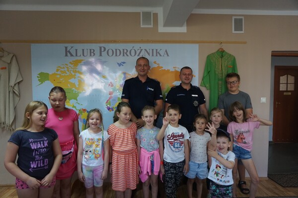 Spotkanie z policjantami w ramach zajęć 