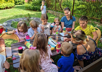 Ryżowe marakasy - zajęcia plastyczne dla dzieci