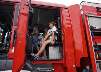 Spotkanie ze strażakiem - zajęcia wakacyjne dla dzieci.