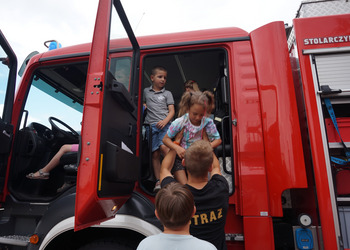 Spotkanie ze strażakiem - zajęcia wakacyjne dla dzieci.