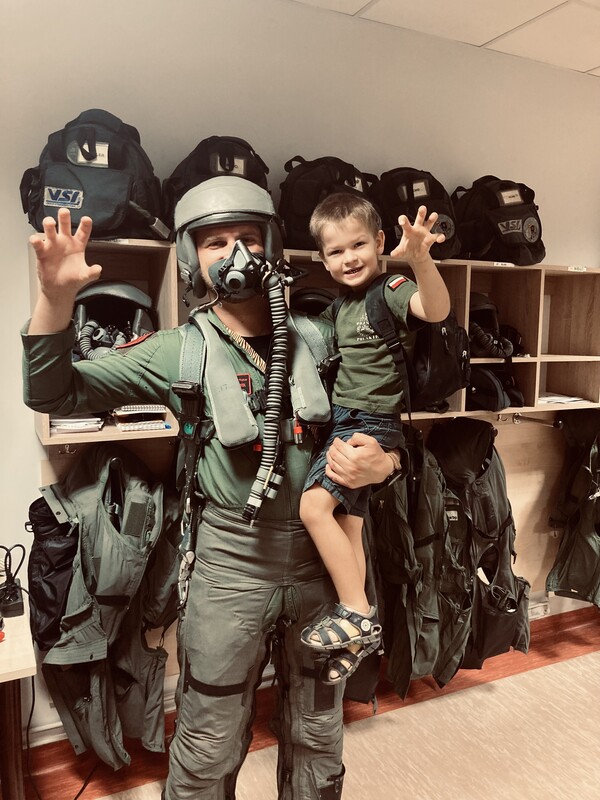 Wystawa gadżetów lotniczych Stasia Sopińskiego