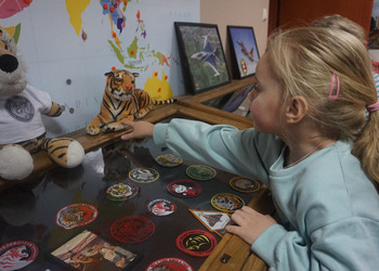 Wystawa gadżetów lotniczych Stasia Sopińskiego