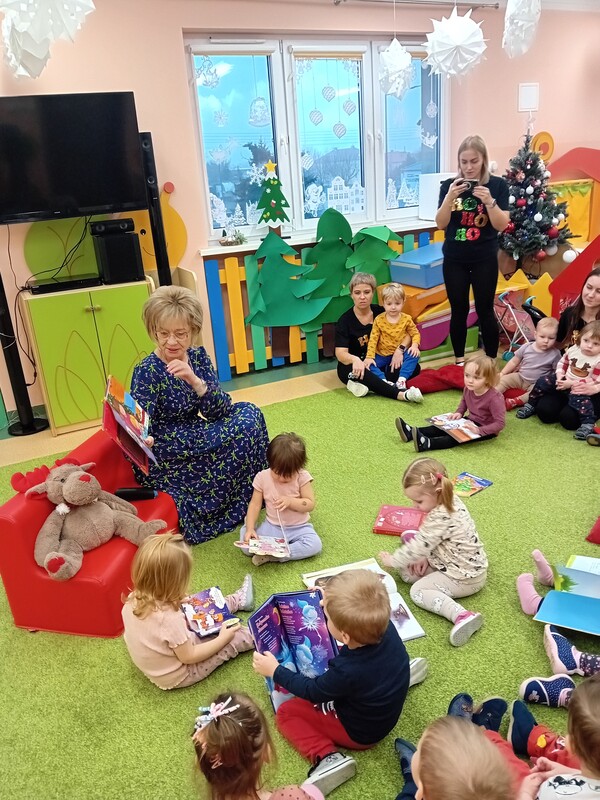 Gościliśmy na ,,Świątecznych poczytajkach” w Żłobku Gminnym w Żninie.