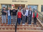 Klasa 8a z wizytą w bibliotece