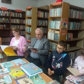 Rodzinne czytanie w Gorzycach