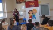  Monika Borkowska-Szmit na spotkaniu z uczniami ze Szkoły Podstawowej nr 1 w Żninie