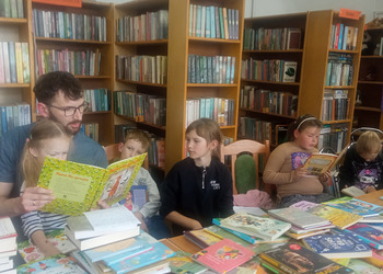 Rodzinne czytanie w Gorzycach