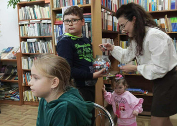 Rodzinne czytanie w Gorzycach