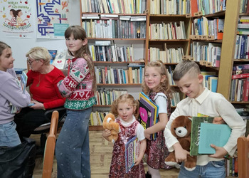 27 listopada 2025r. w filii bibliotecznej w Gorzycach po raz kolejny spotkaliśmy się na „Rodzinnym czytaniu” w ramach akcji czytelniczej „Gorzyce Czytają”.