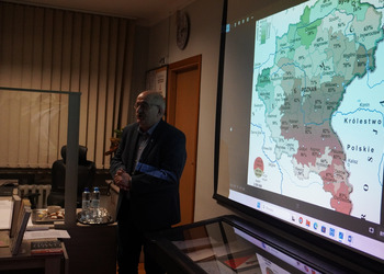 WOJEWÓDZKIE OBCHODY POWSTANIA WIELKOPOLSKIEGO Z NASZĄ BIBLIOTEKĄ – WYKŁAD ANDRZEJA JAKUBOWSKIEGO, 07.01.2026 r.