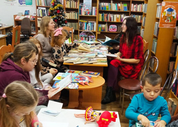 29 stycznia 2026r. w filii bibliotecznej w Gorzycach odbyła się kolejna zimowa edycja „Rodzinnego czytania” w ramach akcji „Gorzyce czytają”. 