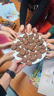 Walentynki - zajęcia plastyczne w Filii Bibliotecznej w Brzyskorzystewku