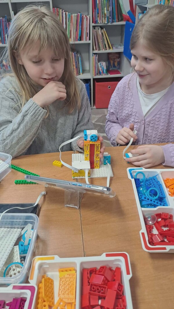 Zajęcia „Robotyka - Lego Kreatywnie” w Filii Bibliotecznej w Brzyskorzystewku  