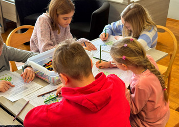 Ferie w bibliotece: Zakoduj obrazek - ćwiczenia z kodowania