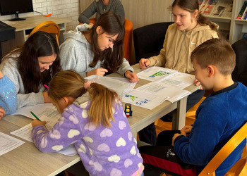 Ferie w bibliotece: Zakoduj obrazek - ćwiczenia z kodowania