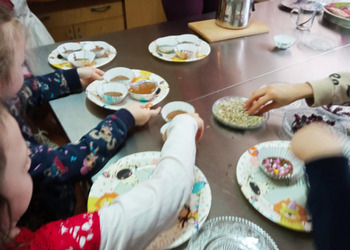 13 lutego 2026r. w filii bibliotecznej w Gorzycach spotkaliśmy się z okazji zbliżających się walentynek.  