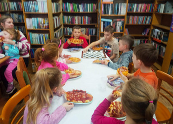 6 lutego 2026r. w filii bibliotecznej w Gorzycach zjawili się miłośnicy gier planszowych i puzzli oraz gotowania.  