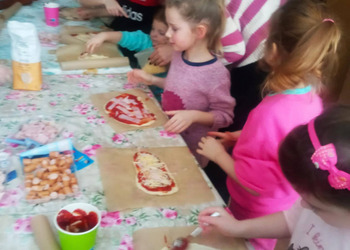 6 lutego 2026r. w filii bibliotecznej w Gorzycach zjawili się miłośnicy gier planszowych i puzzli oraz gotowania.  