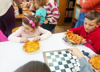 6 lutego 2026r. w filii bibliotecznej w Gorzycach zjawili się miłośnicy gier planszowych i puzzli oraz gotowania.  