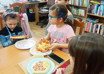 6 lutego 2026r. w filii bibliotecznej w Gorzycach zjawili się miłośnicy gier planszowych i puzzli oraz gotowania.  