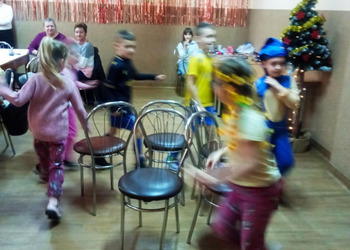 4 lutego 2026r. w filii bibliotecznej w Gorzycach zapanował niezwykły, karnawałowy nastrój.  